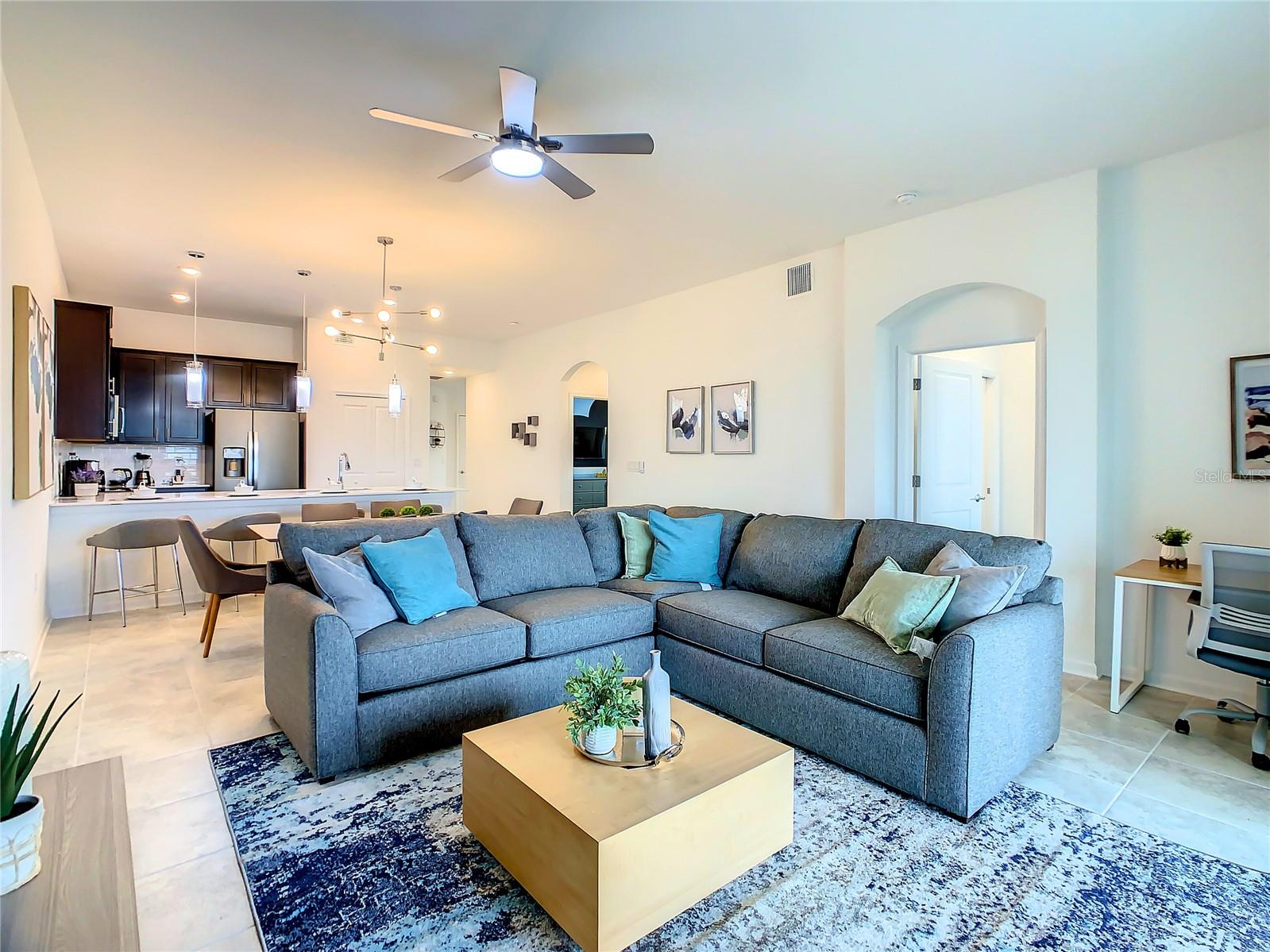 Image 19 of 46 For 1037 Splash Shot Place