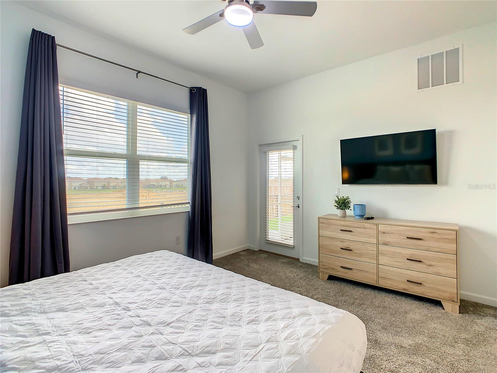 Image 25 of 46 For 1037 Splash Shot Place