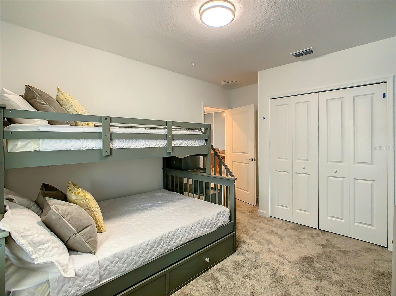 Image 30 of 46 For 1037 Splash Shot Place