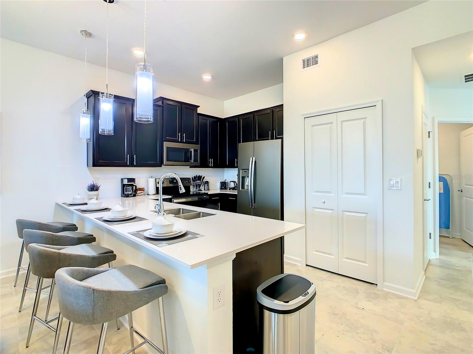 Image 6 of 46 For 1037 Splash Shot Place