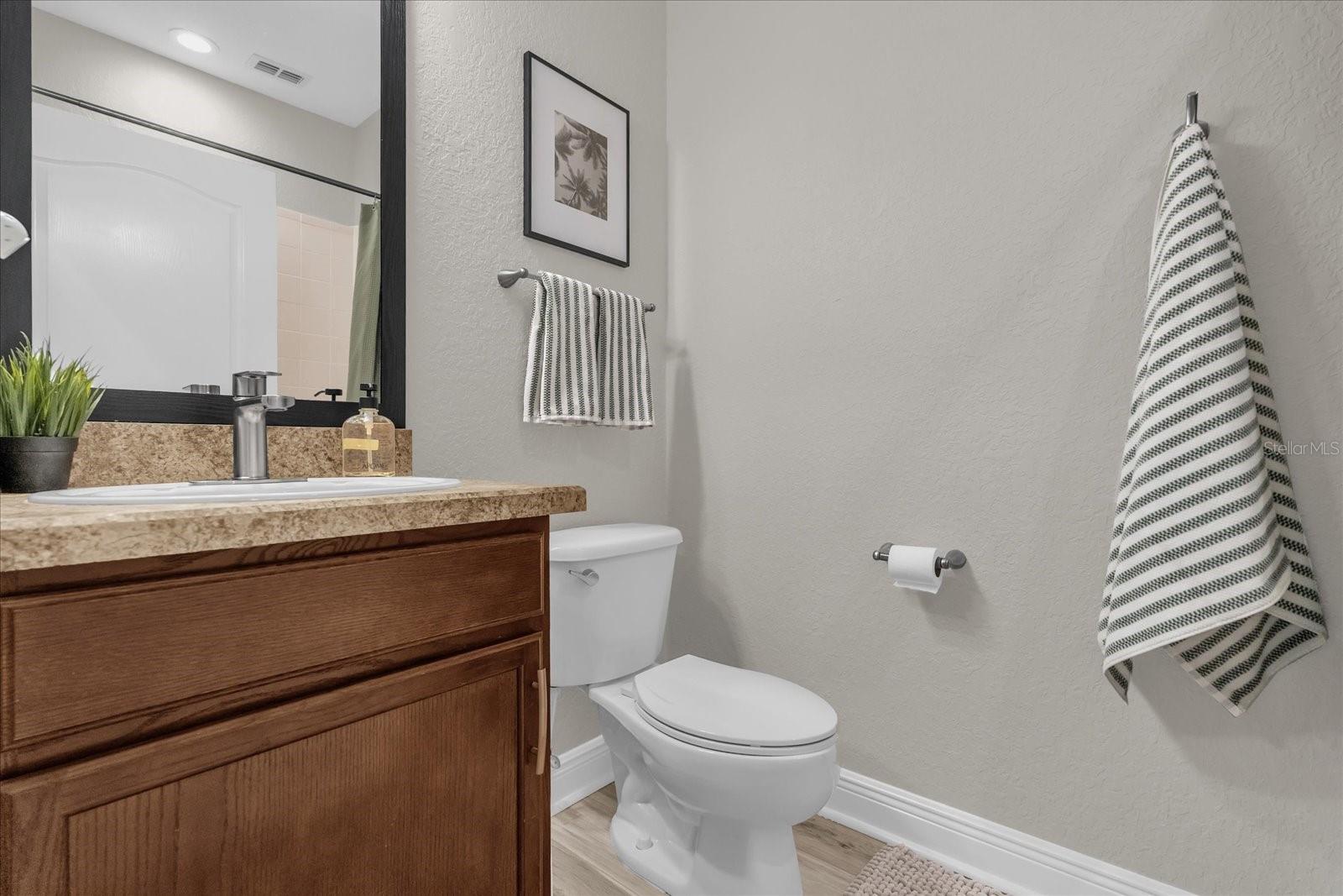Image 17 of 24 For 13328 Fountainbleau Drive