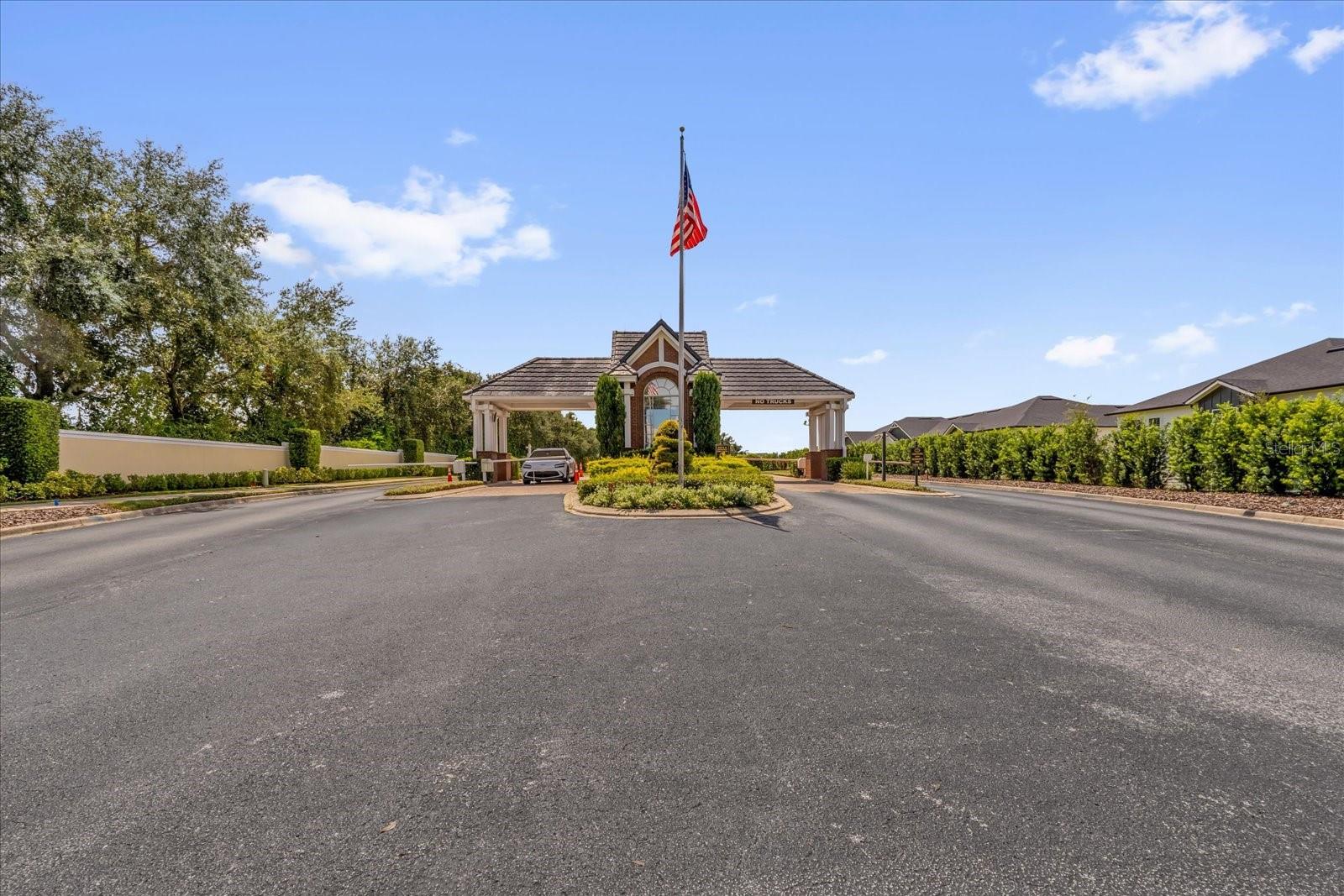 Image 20 of 24 For 13328 Fountainbleau Drive