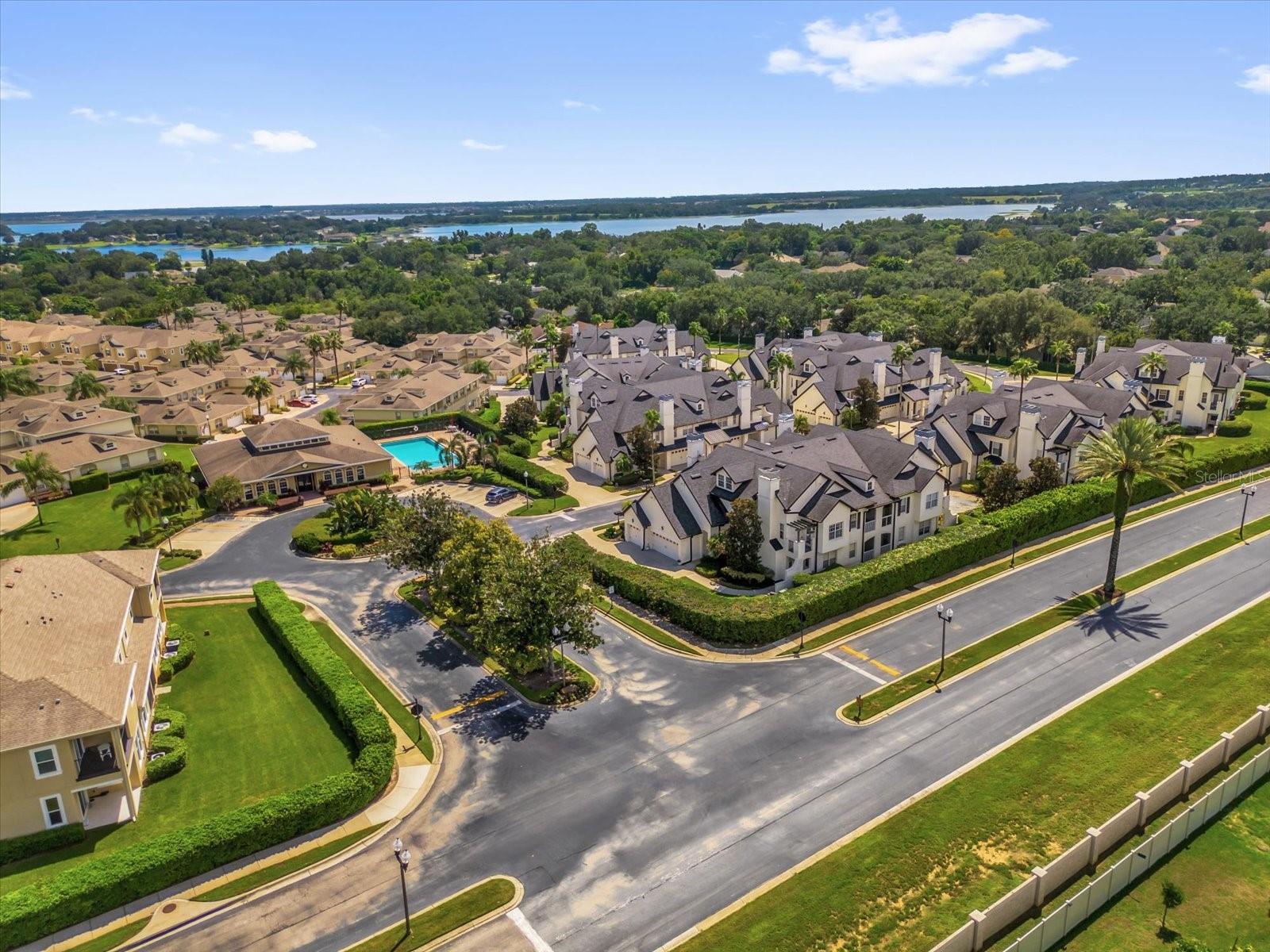 Image 22 of 24 For 13328 Fountainbleau Drive
