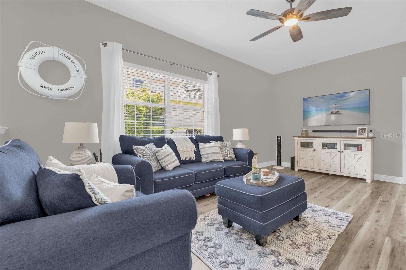 Image 4 of 24 For 13328 Fountainbleau Drive