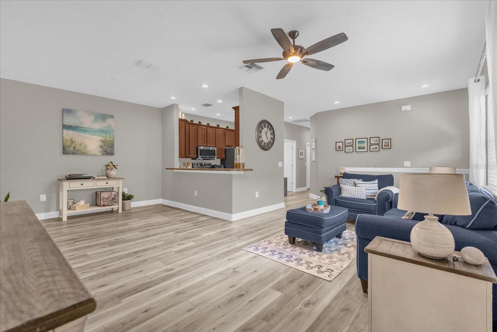 Image 6 of 24 For 13328 Fountainbleau Drive