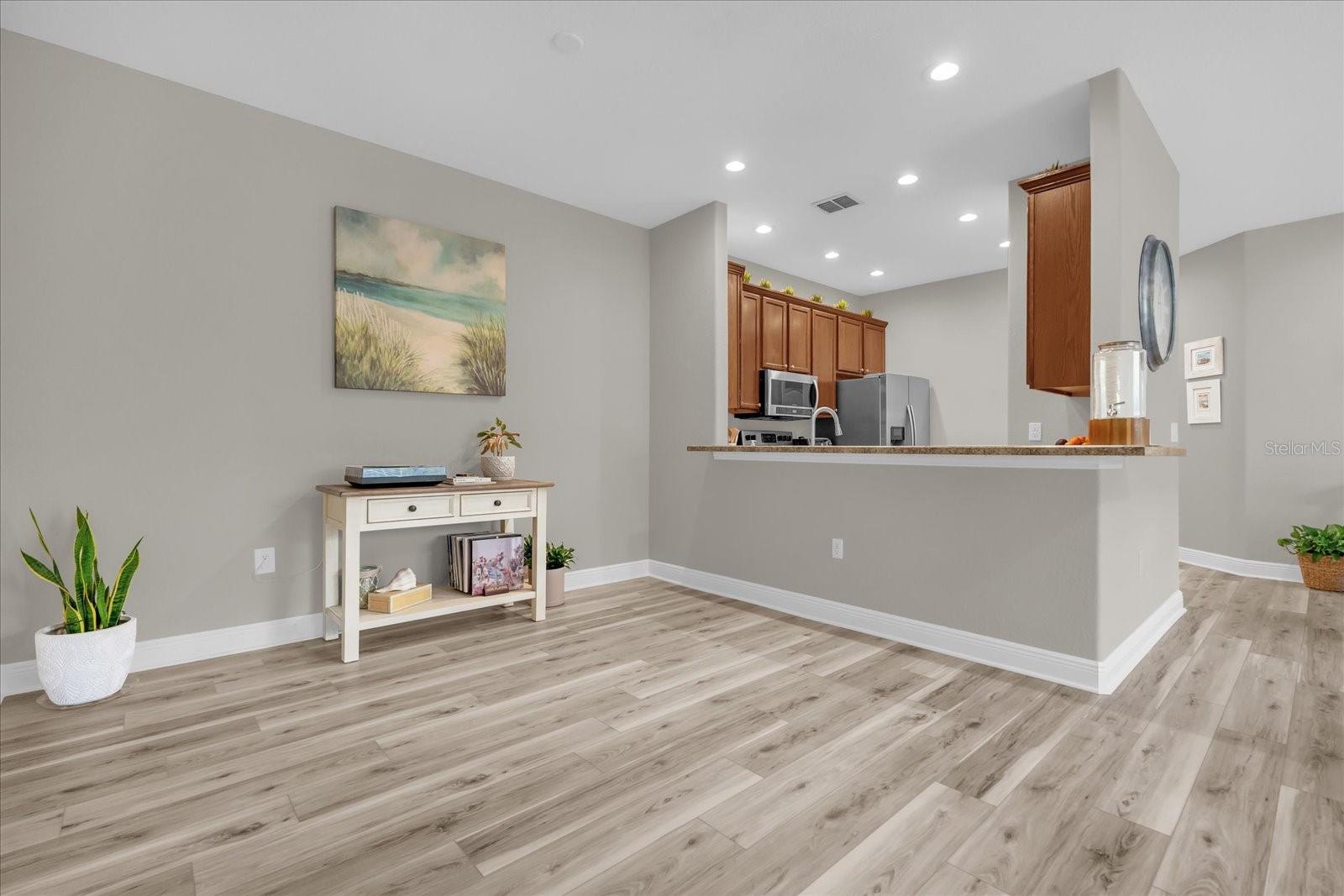Image 9 of 24 For 13328 Fountainbleau Drive
