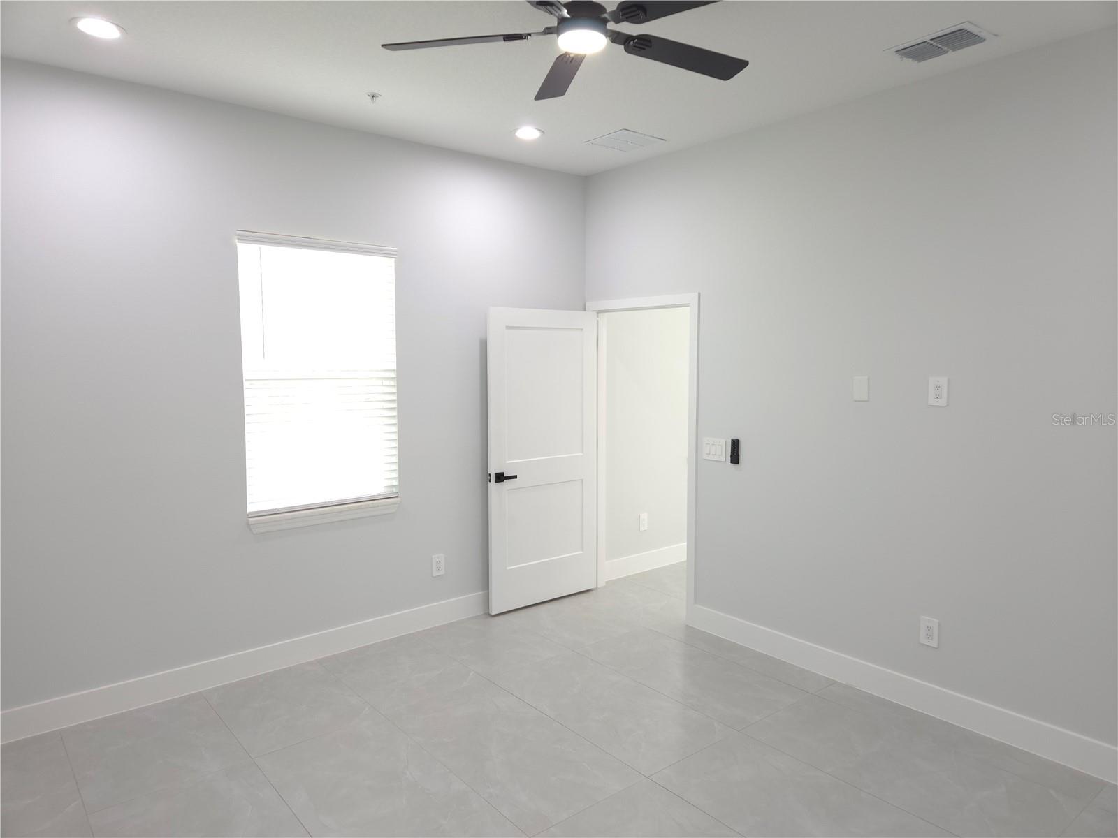 Image 18 of 50 For 3931 Oak Pointe