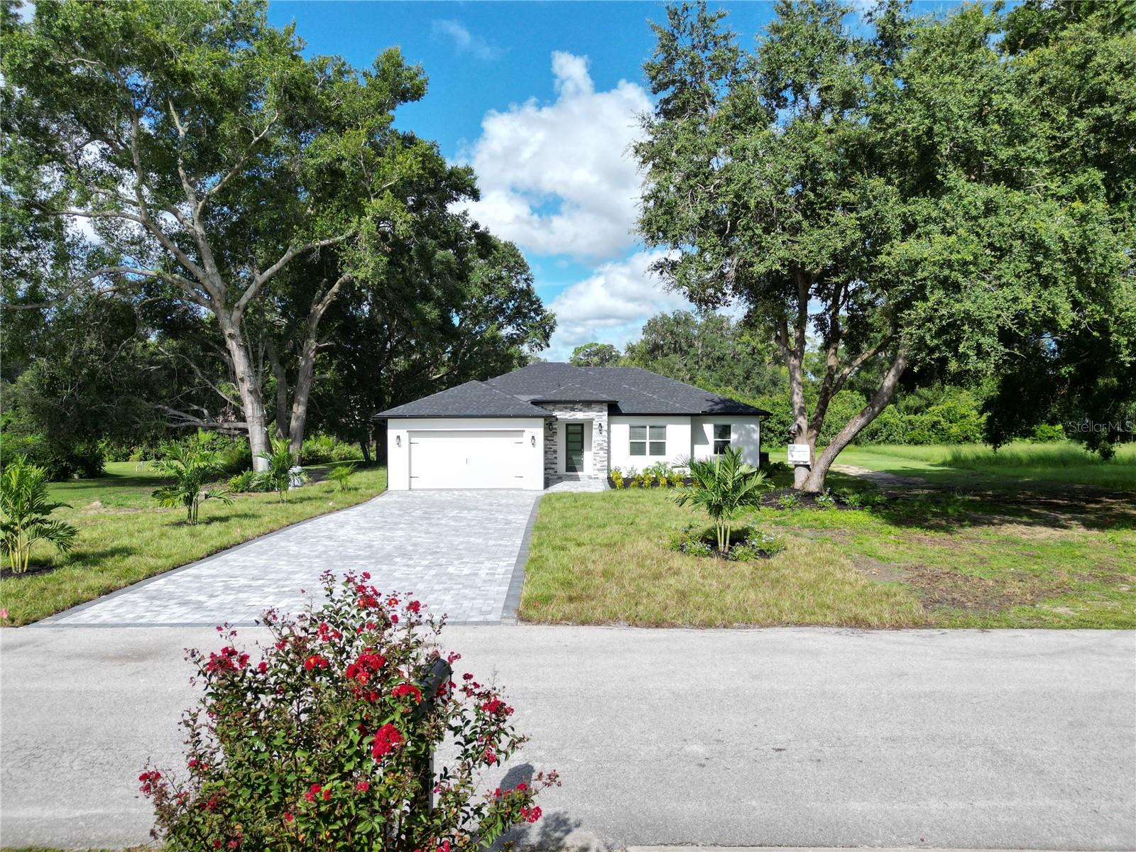 Image 2 of 50 For 3931 Oak Pointe