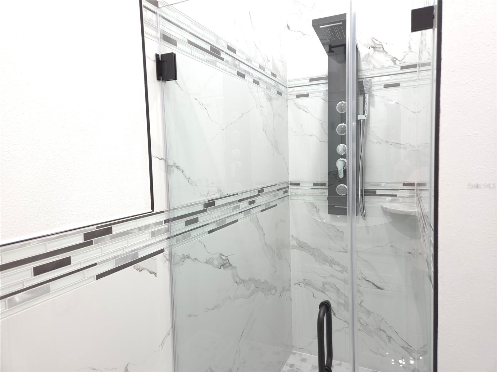 Image 21 of 50 For 3931 Oak Pointe