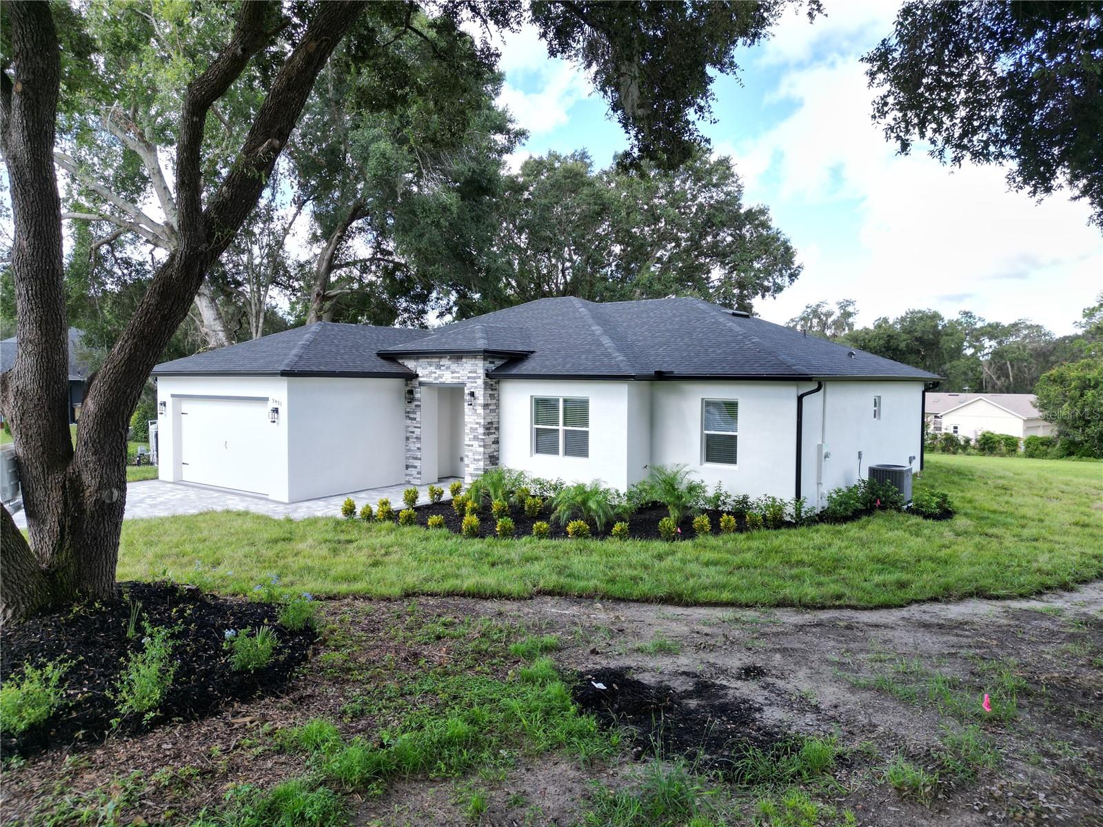 Image 4 of 50 For 3931 Oak Pointe