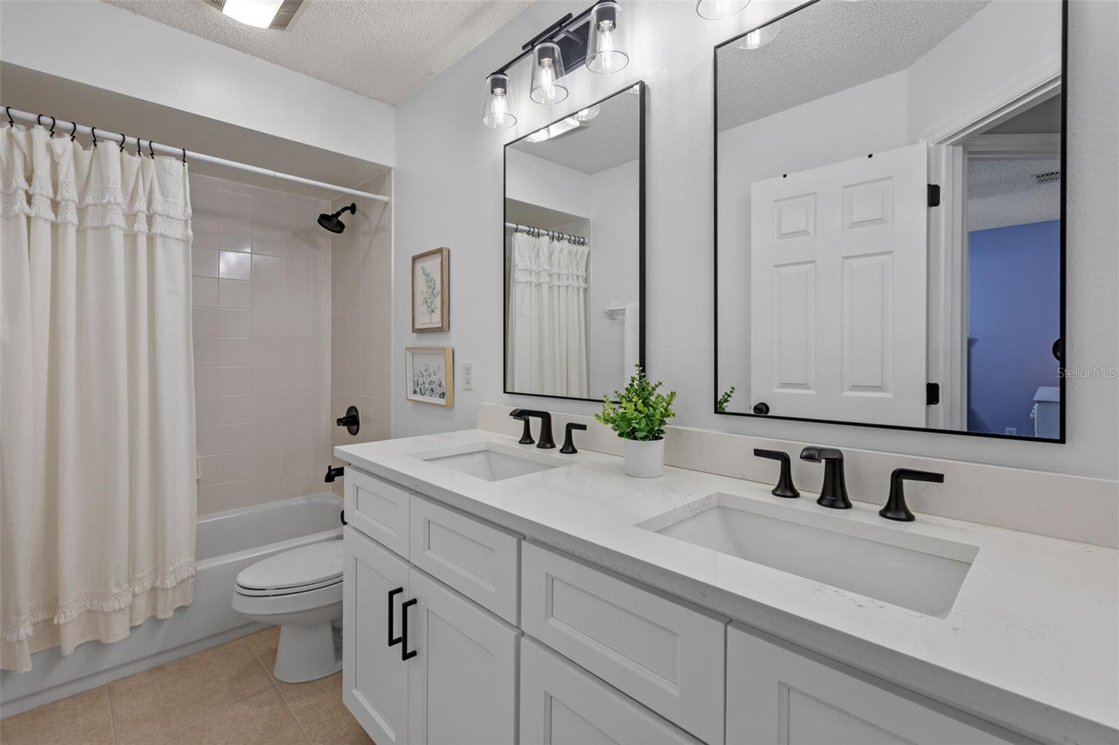 Image 14 of 28 For 1346 Royal Saint George Drive