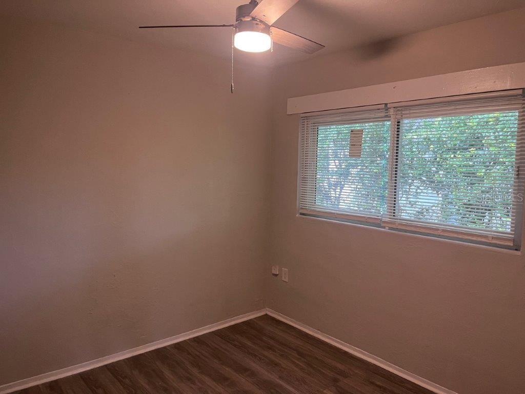 Image 7 of 9 For 1040 Avondale Avenue