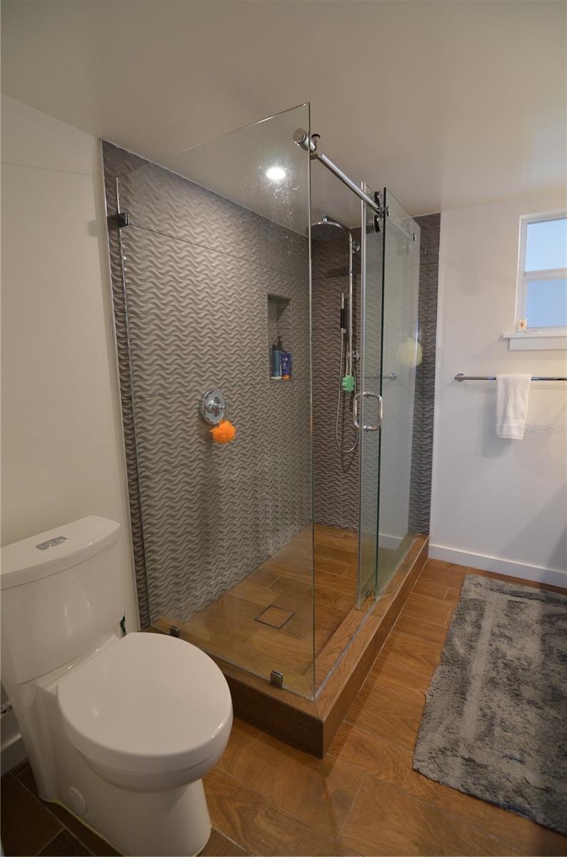 Image 11 of 28 For 4420 Exeter Drive 208