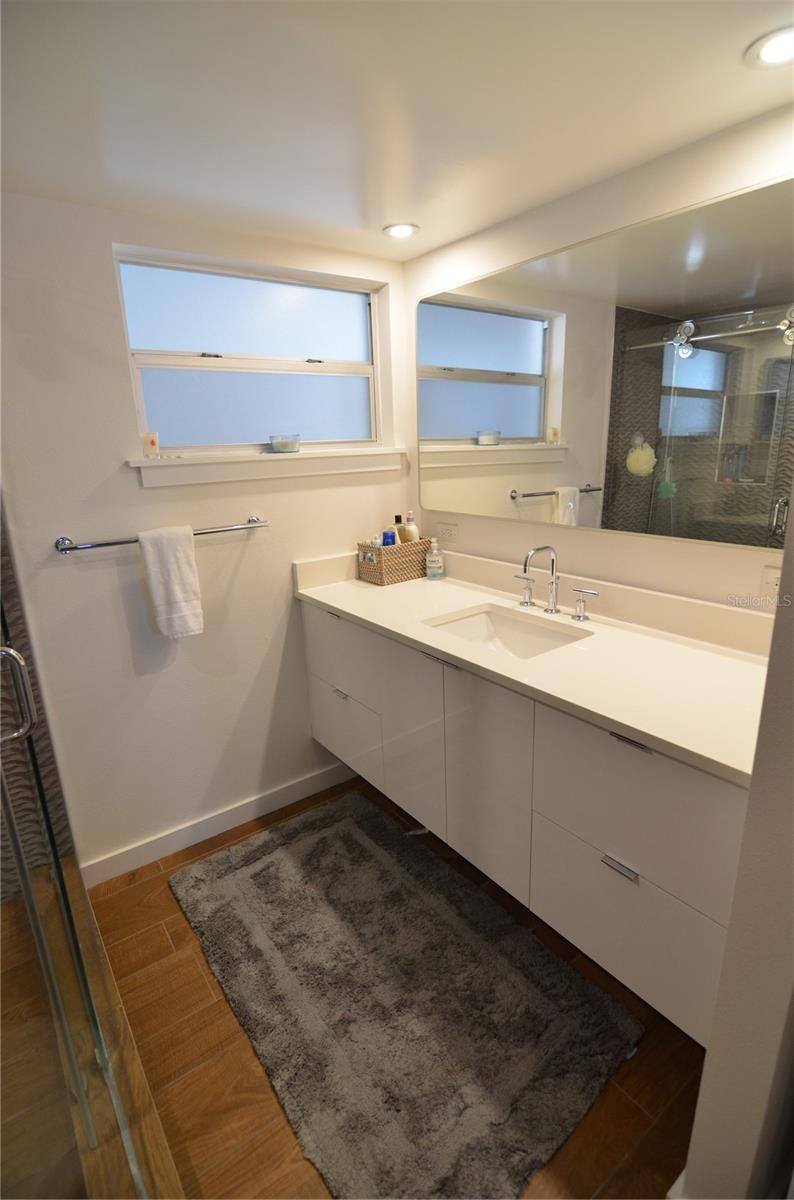 Image 12 of 28 For 4420 Exeter Drive 208