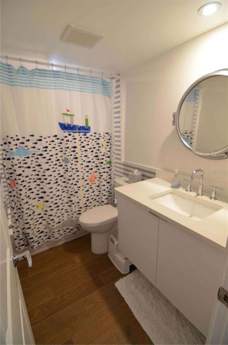 Image 15 of 28 For 4420 Exeter Drive 208
