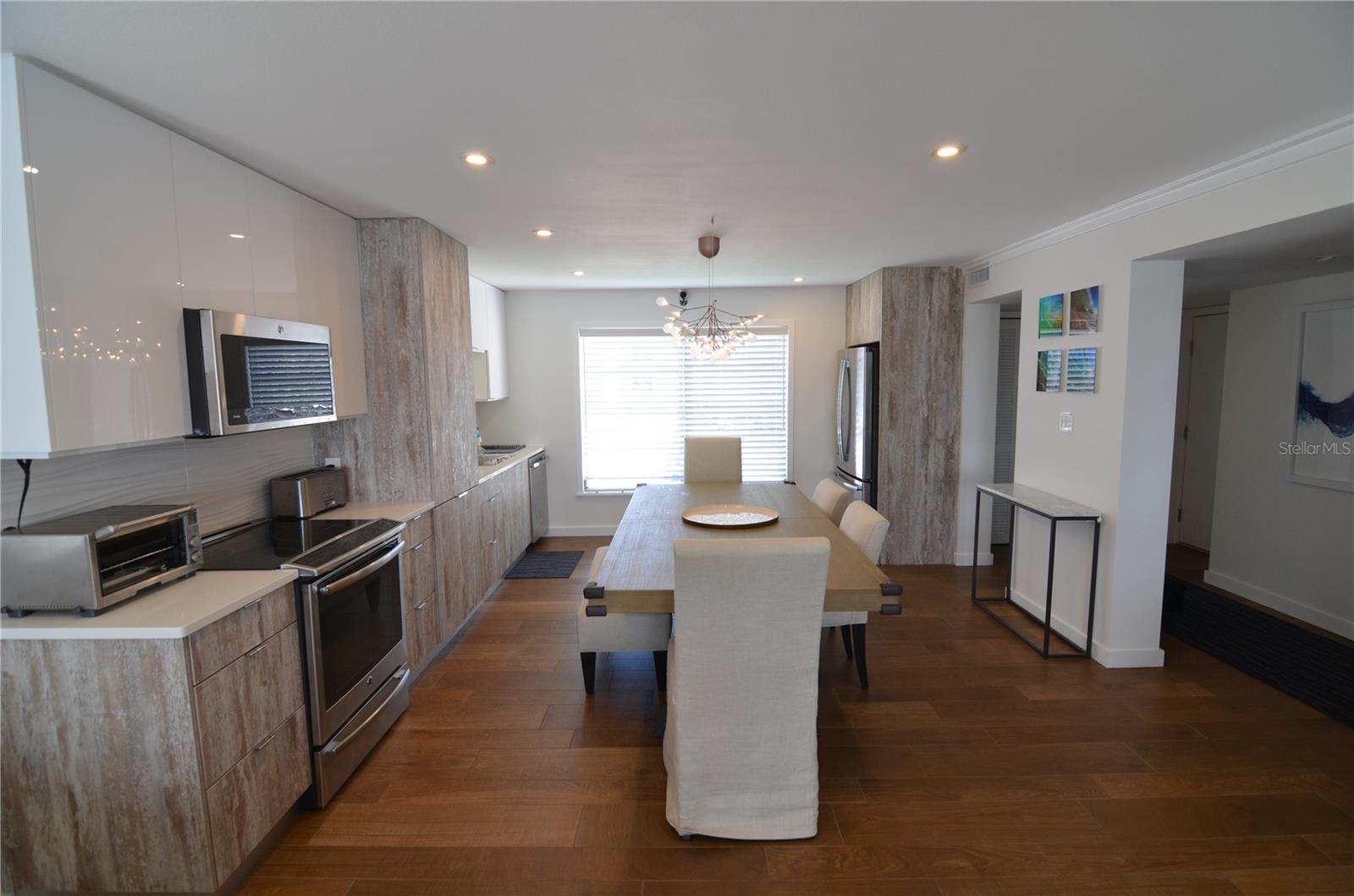 Image 6 of 28 For 4420 Exeter Drive 208