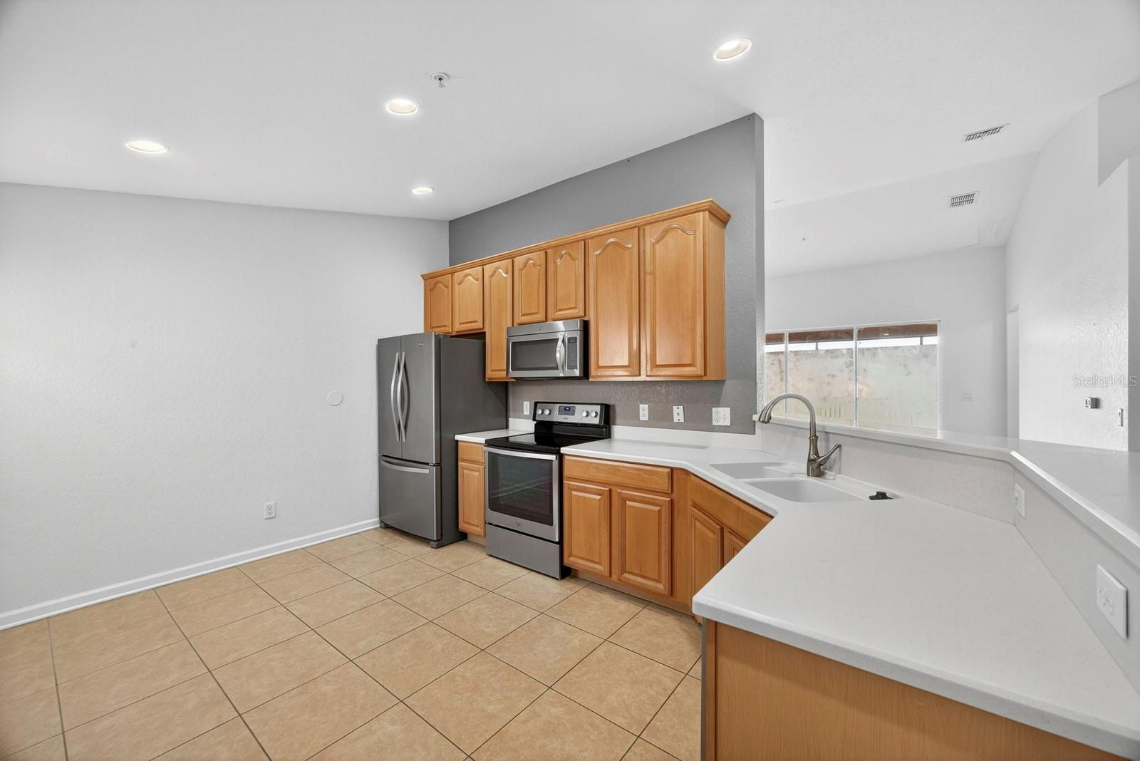 Image 5 of 33 For 8327 Fontera Drive