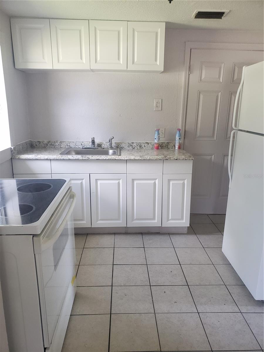 Image 3 of 5 For 2 Lenox Court