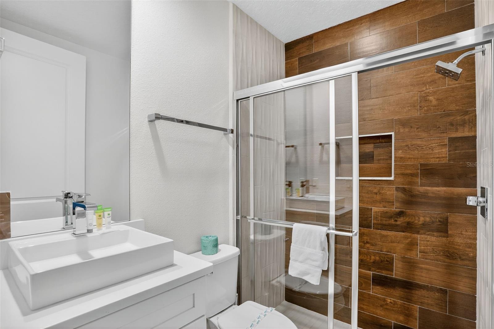 Image 16 of 38 For 2632 Sunrise Shores Drive 2632