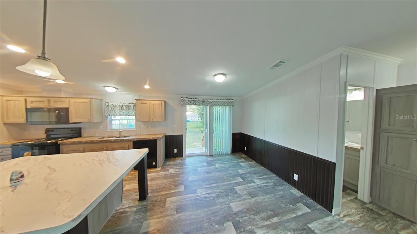 Image 3 of 13 For 11605 Nw 20th Street