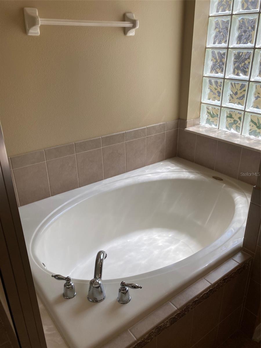 Image 10 of 28 For 14728 Sapodilla Drive