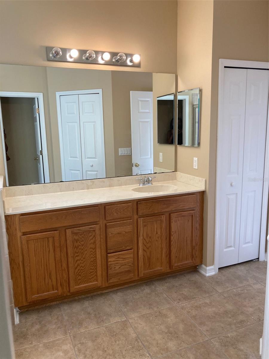 Image 11 of 28 For 14728 Sapodilla Drive