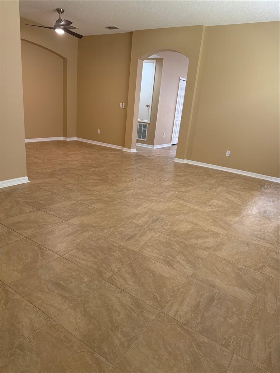 Image 3 of 28 For 14728 Sapodilla Drive