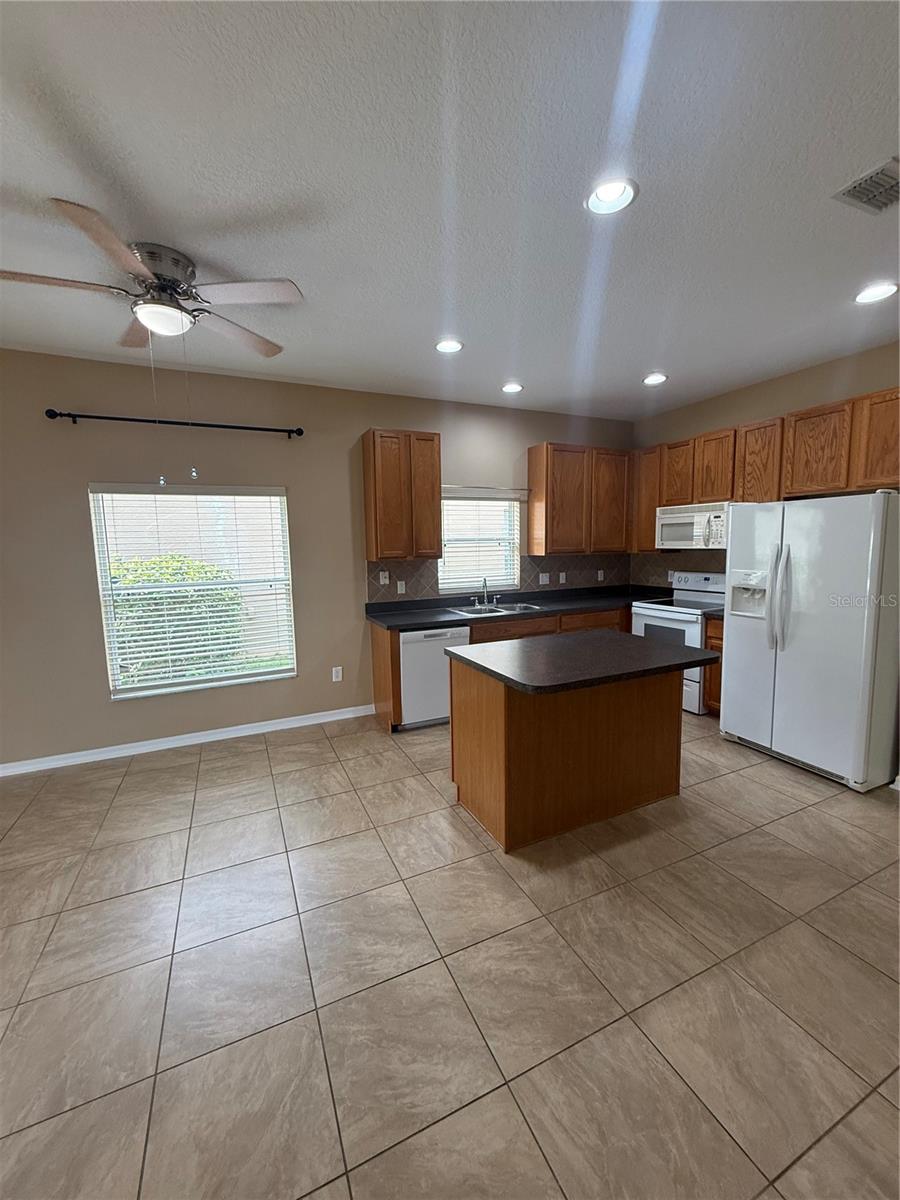 Image 8 of 28 For 14728 Sapodilla Drive