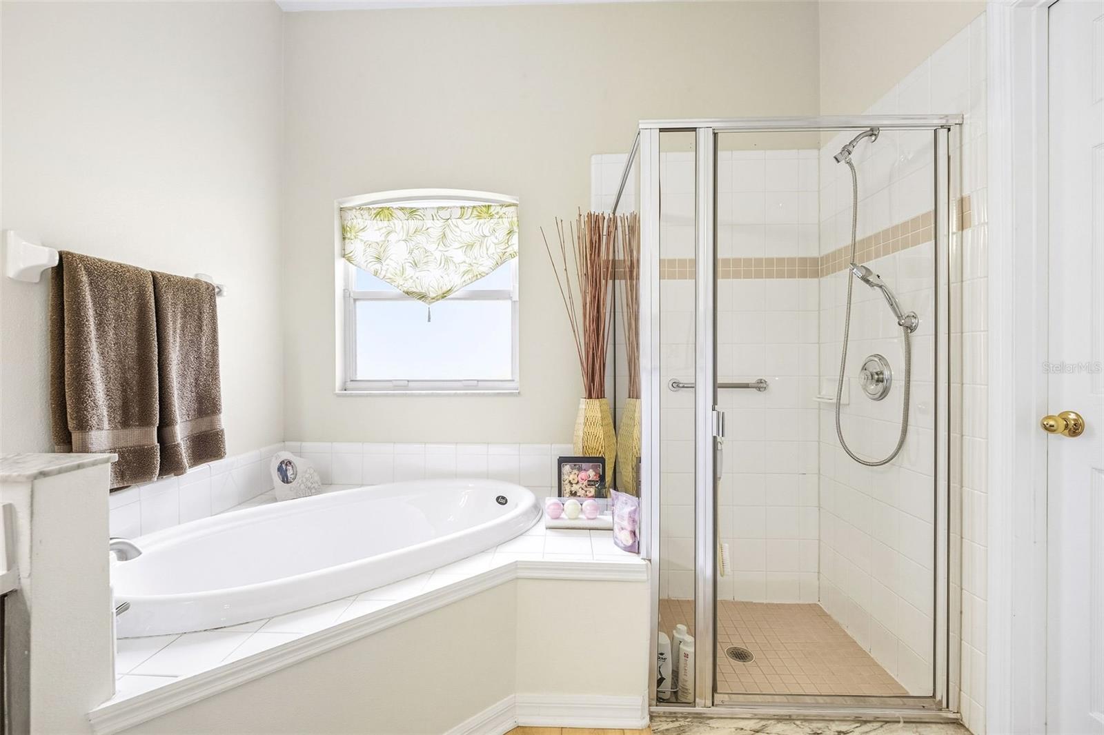 Image 19 of 31 For 1845 Sir Lancelot Circle