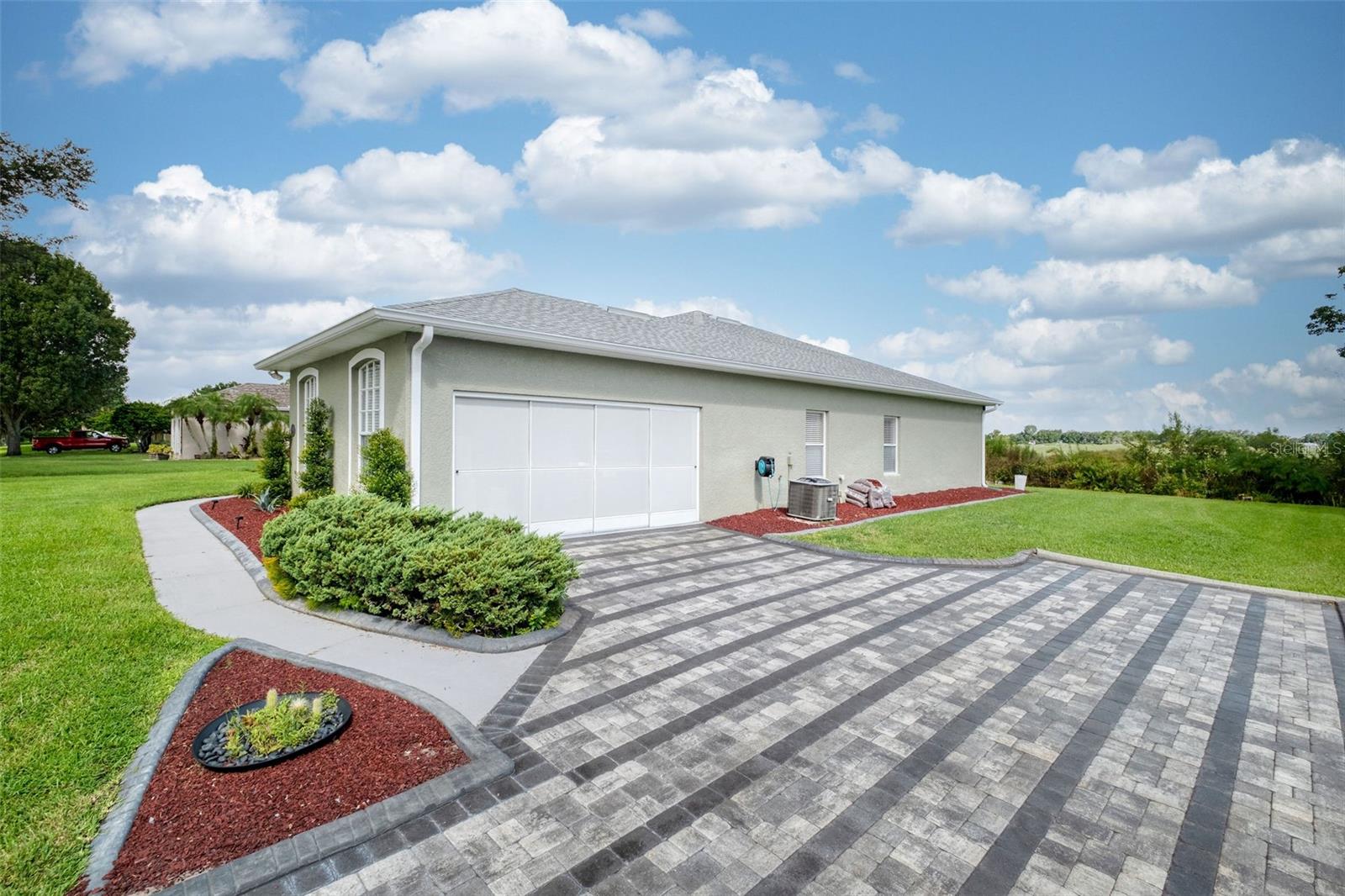 Image 2 of 31 For 1845 Sir Lancelot Circle