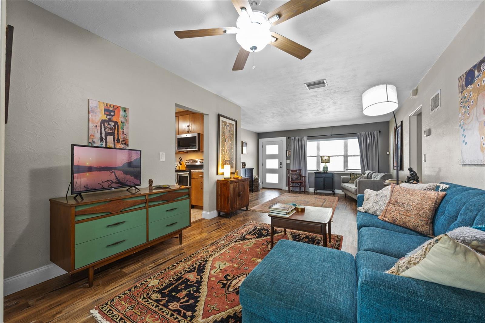 Image 17 of 40 For 917 Dupont Avenue