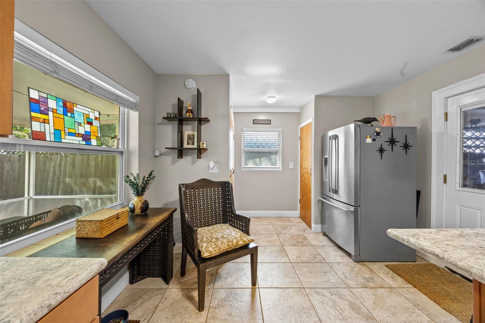 Image 20 of 40 For 917 Dupont Avenue