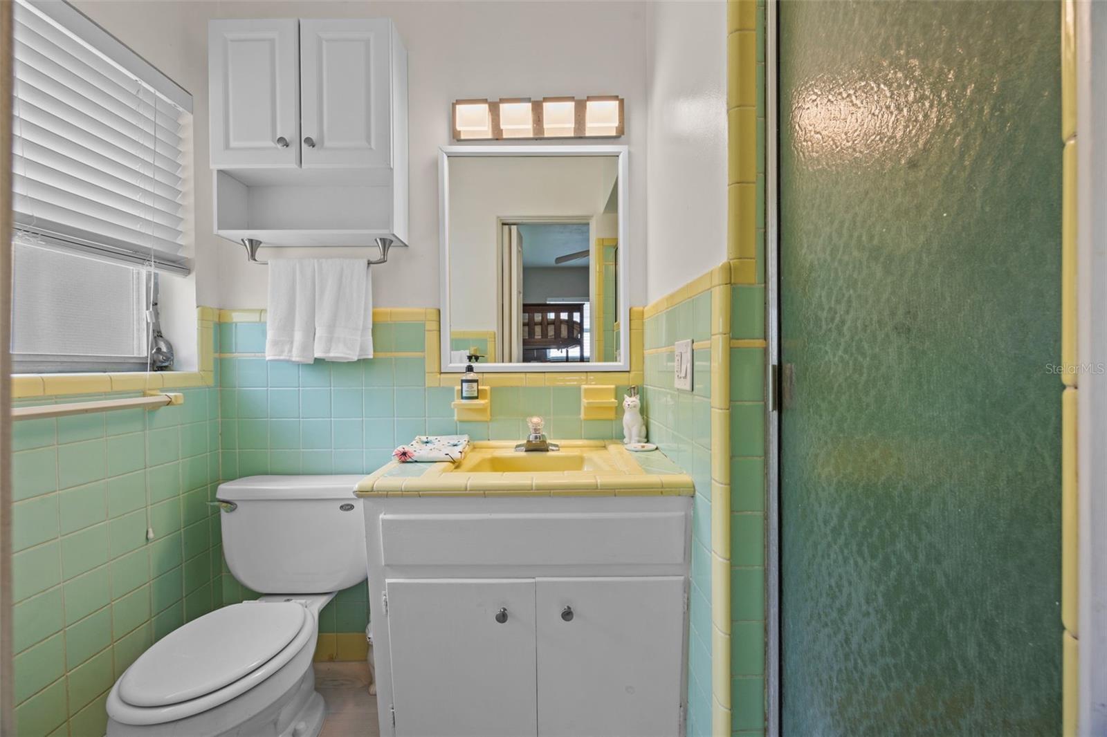Image 31 of 40 For 917 Dupont Avenue