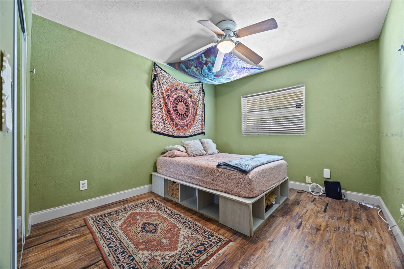 Image 35 of 40 For 917 Dupont Avenue