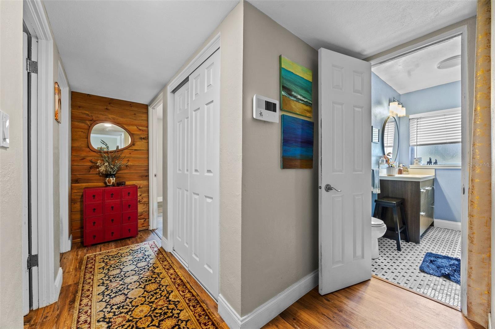 Image 8 of 40 For 917 Dupont Avenue