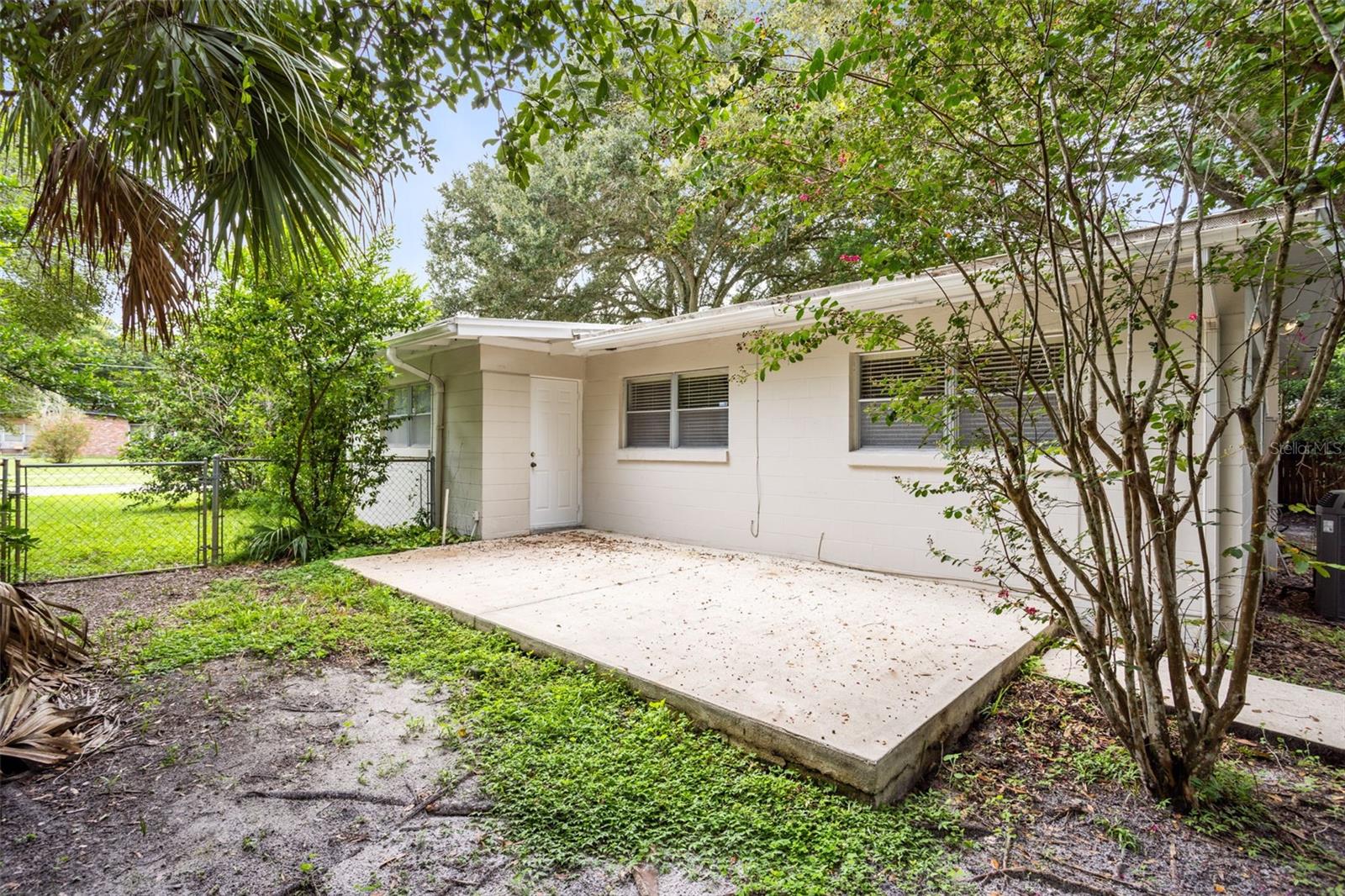 Image 22 of 27 For 804 Airport Boulevard
