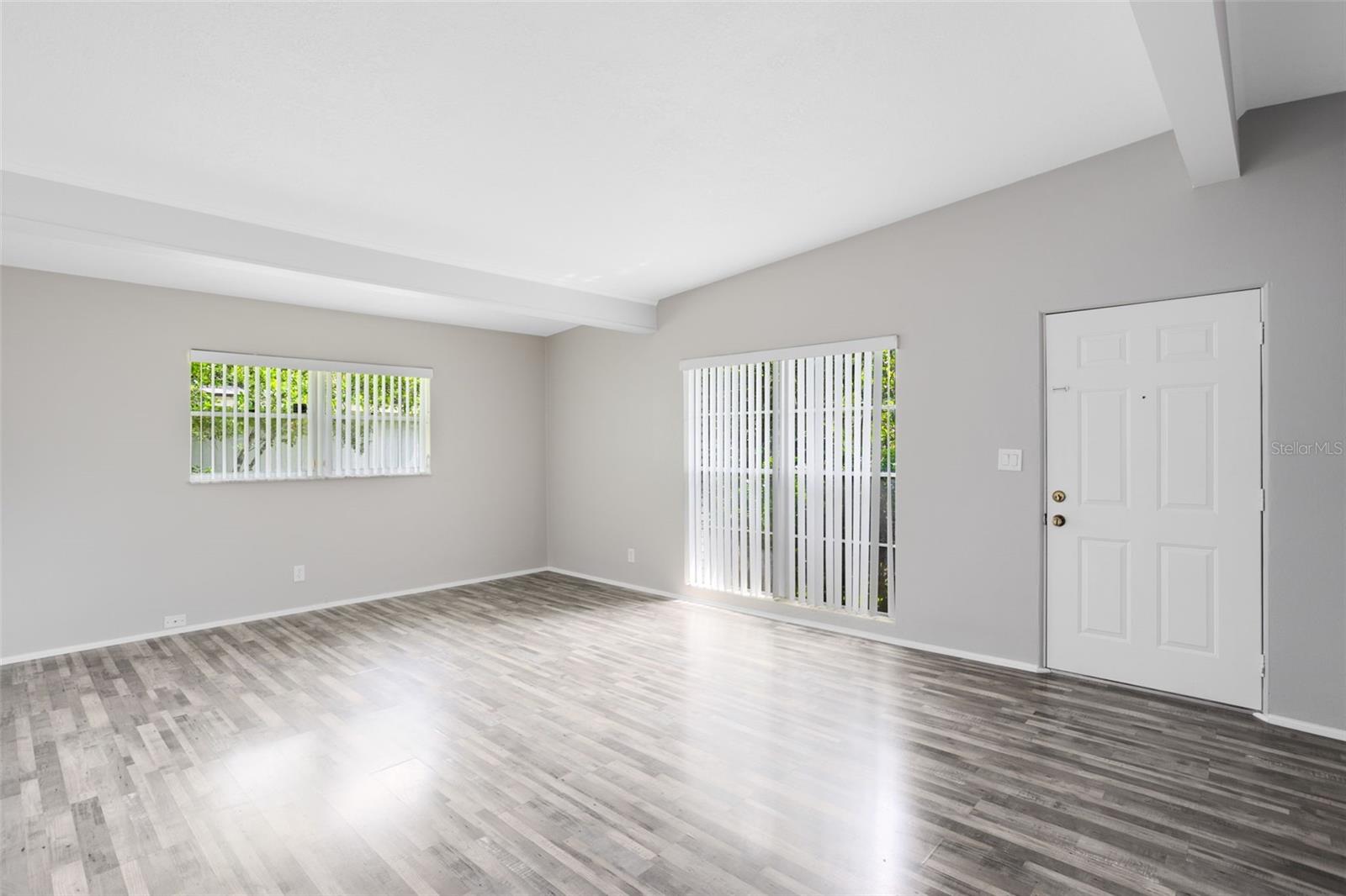 Image 4 of 27 For 804 Airport Boulevard