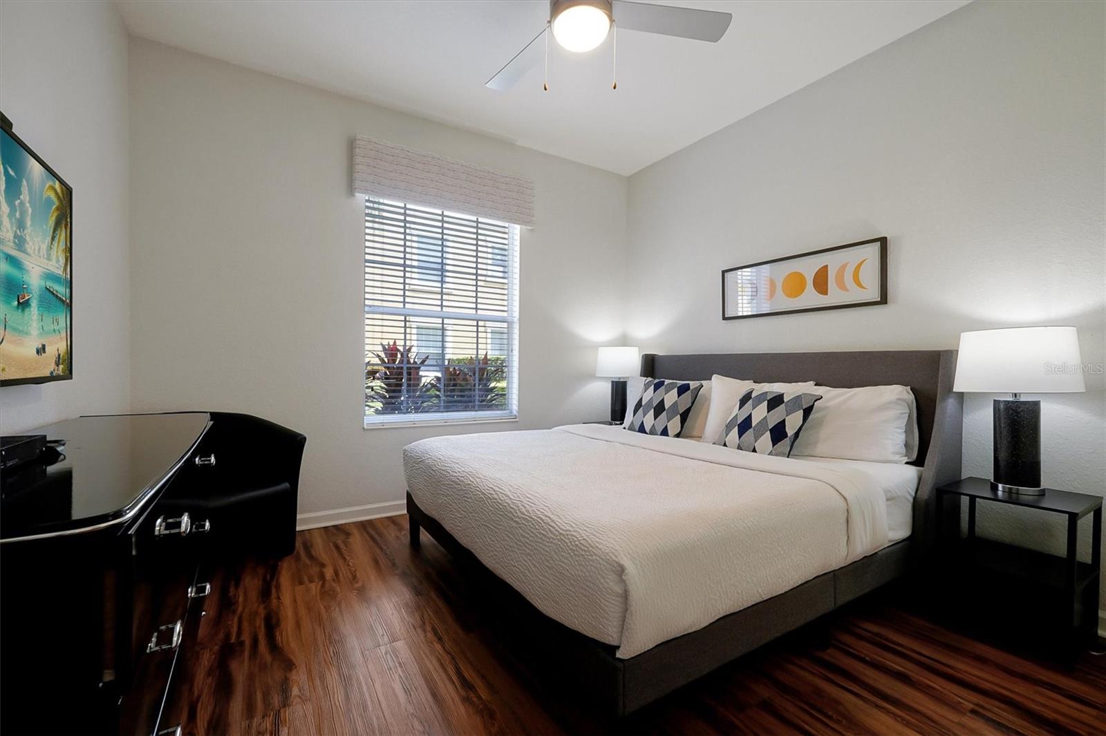 Image 13 of 40 For 4814 Cayview Avenue 10713
