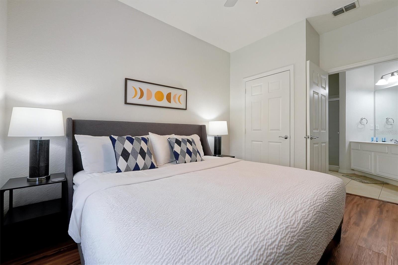 Image 14 of 40 For 4814 Cayview Avenue 10713