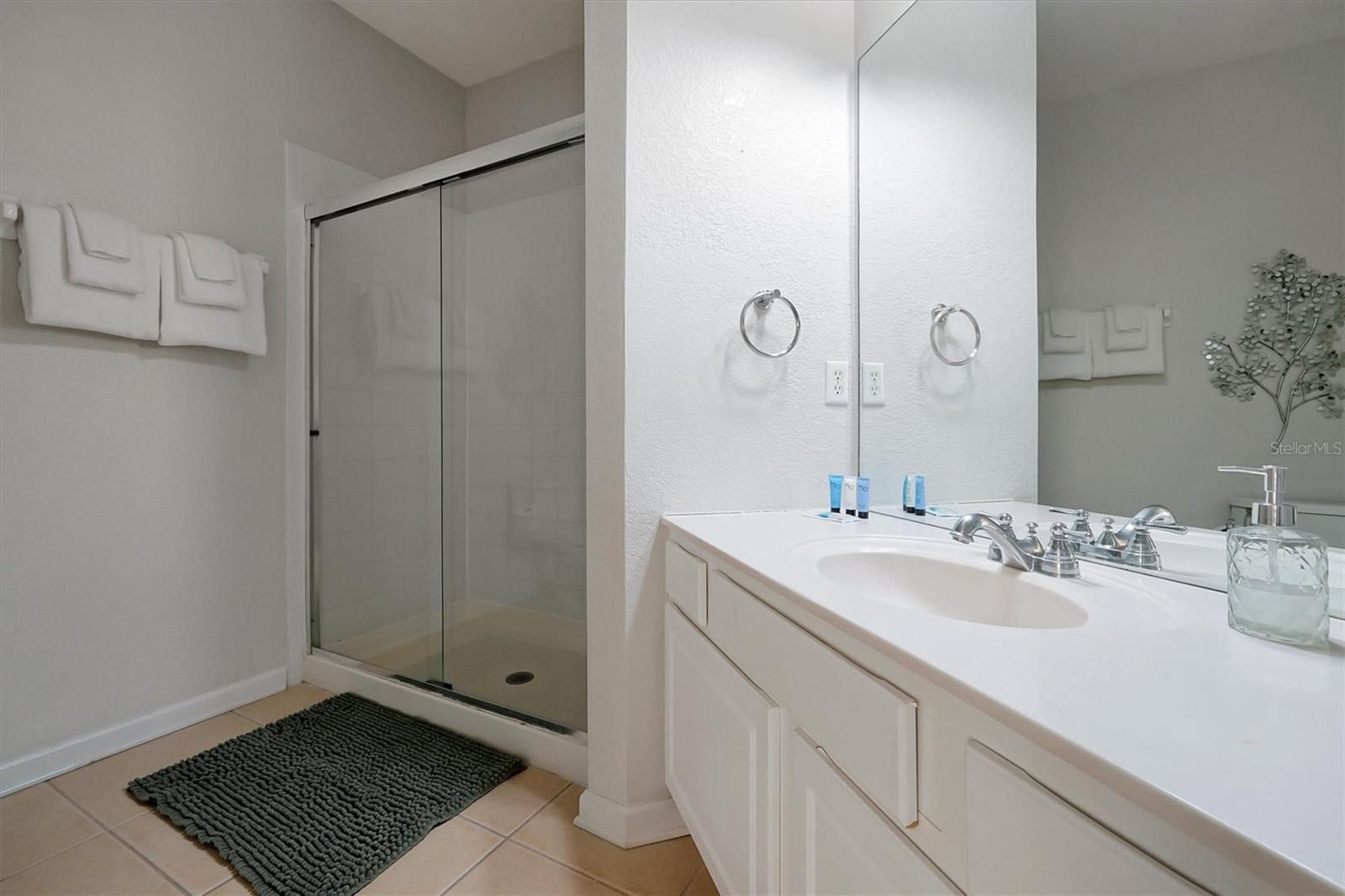 Image 15 of 40 For 4814 Cayview Avenue 10713