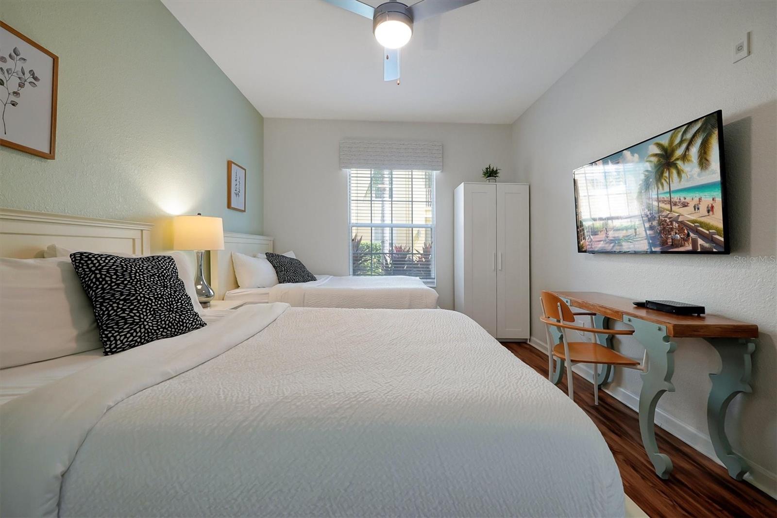 Image 17 of 40 For 4814 Cayview Avenue 10713