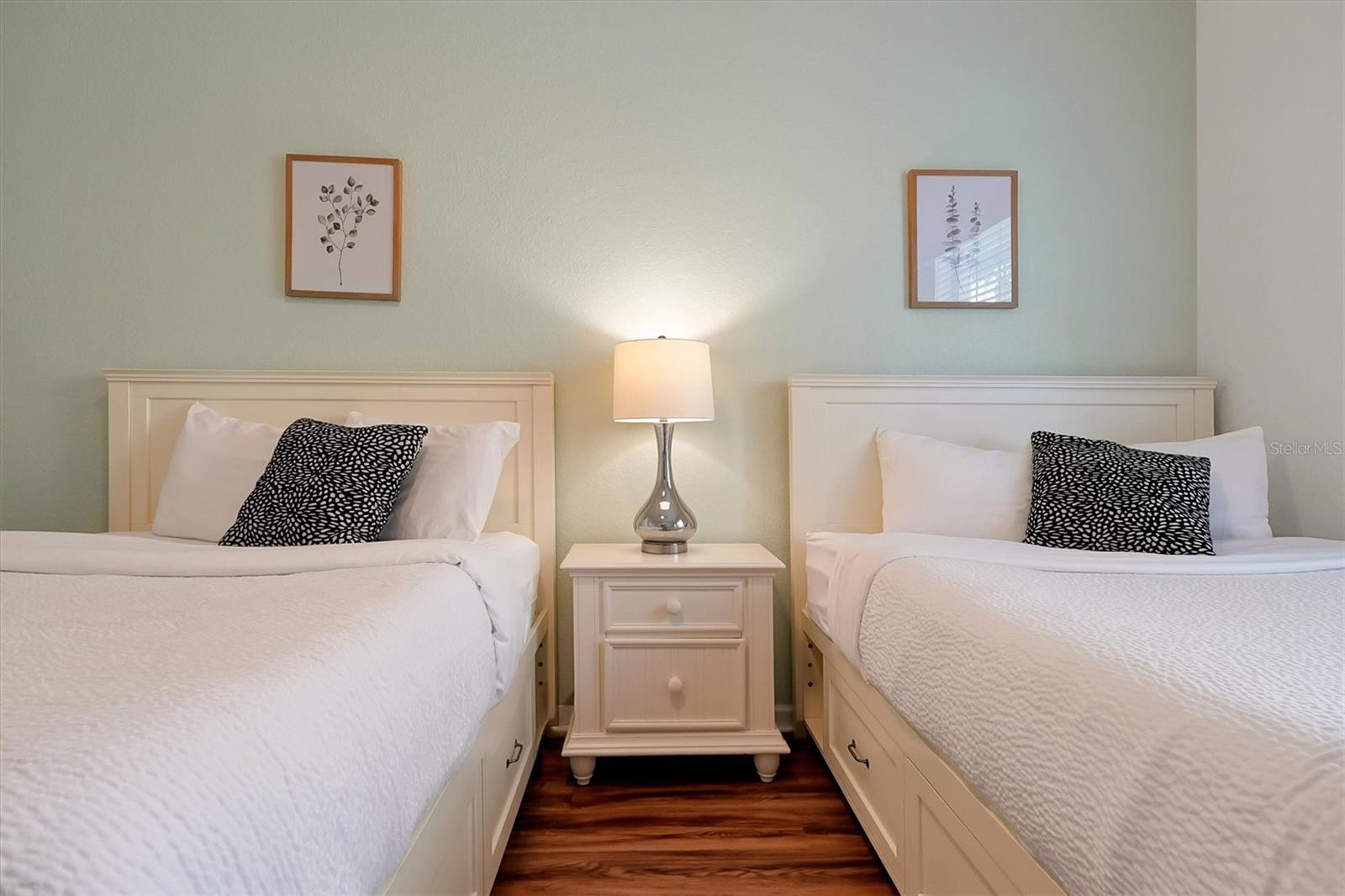 Image 18 of 40 For 4814 Cayview Avenue 10713