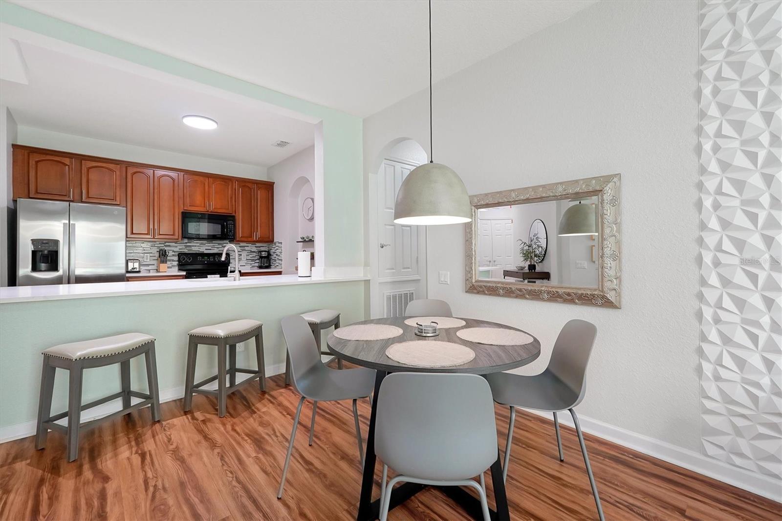 Image 7 of 40 For 4814 Cayview Avenue 10713