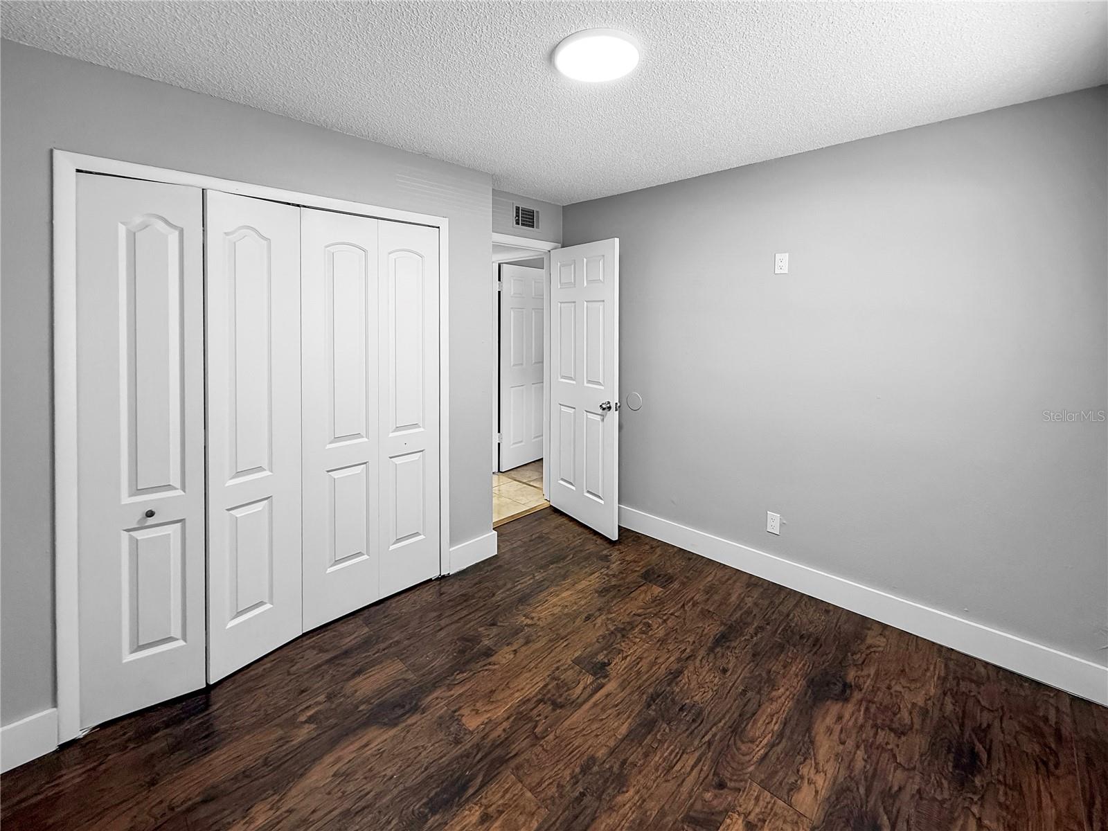 Image 6 of 11 For 46 Fairfax Avenue 40