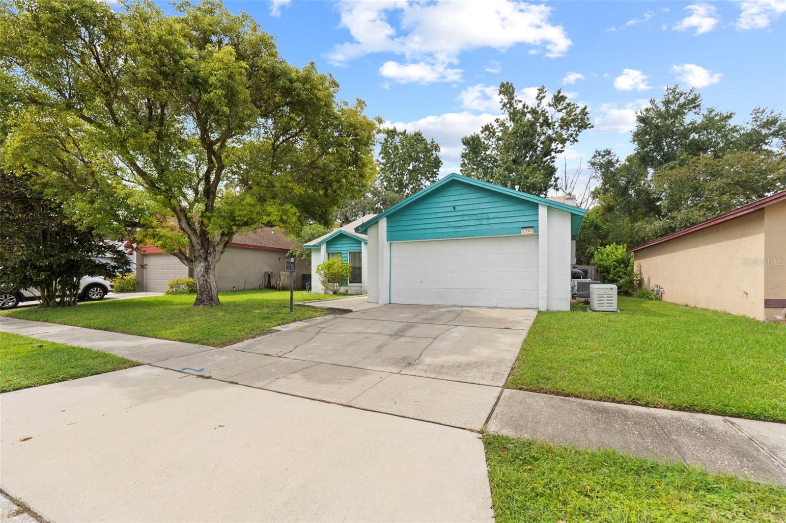 Image 4 of 39 For 1243 Bridlebrook Drive