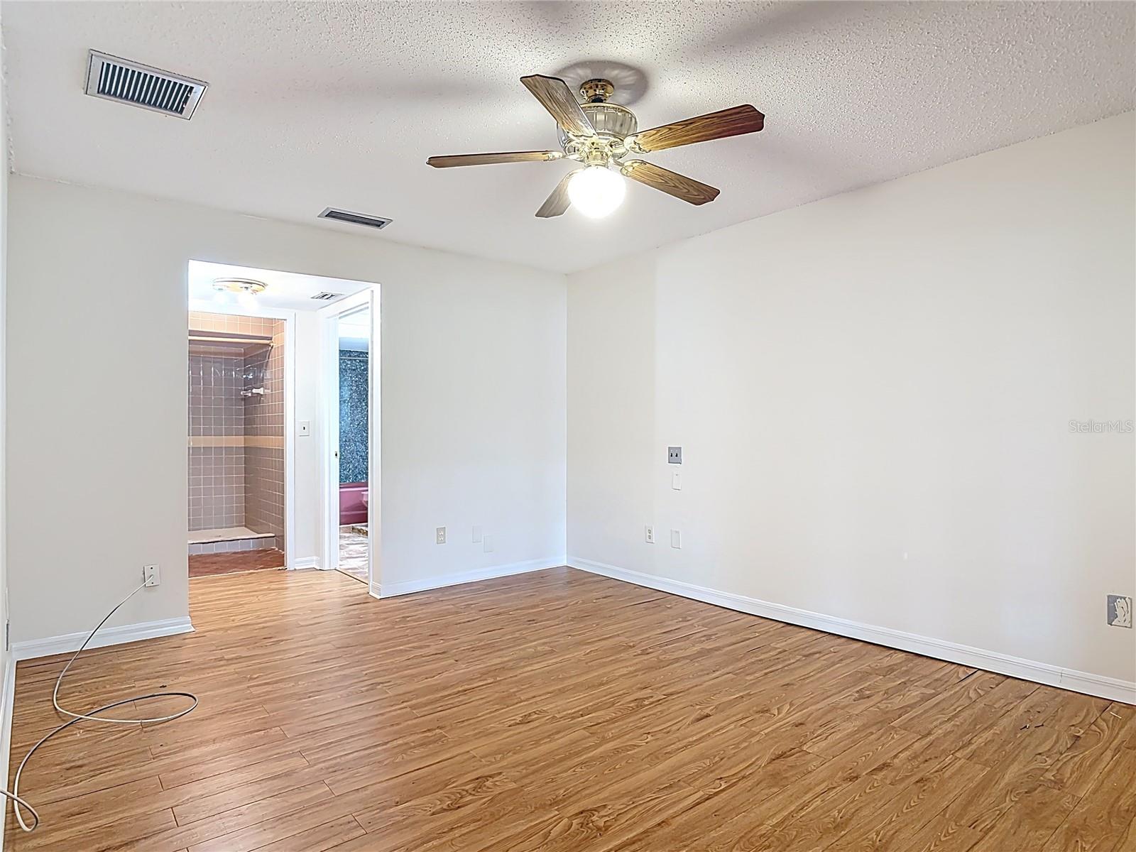 Image 11 of 33 For 318 Mitnik Drive