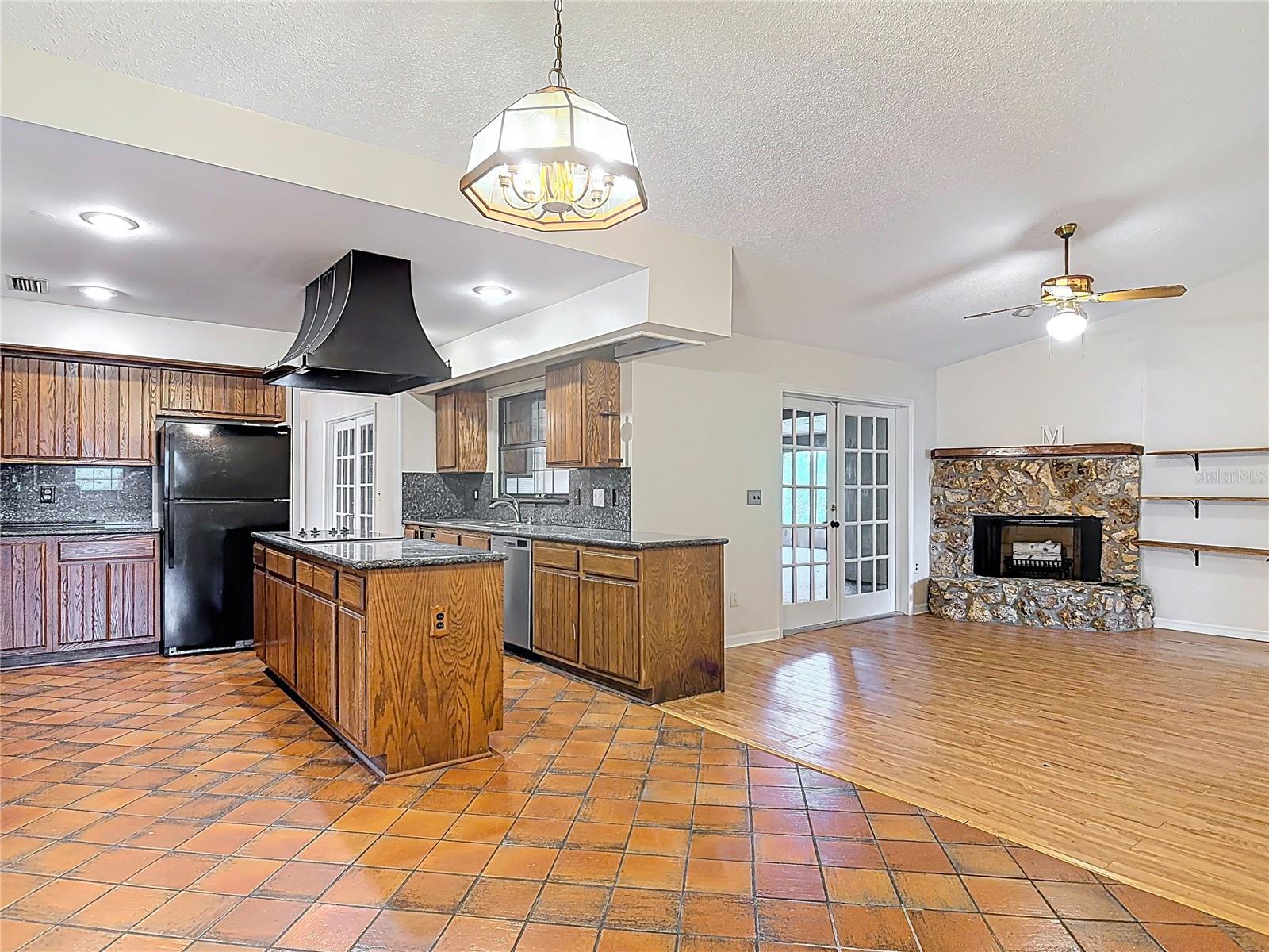 Image 9 of 33 For 318 Mitnik Drive