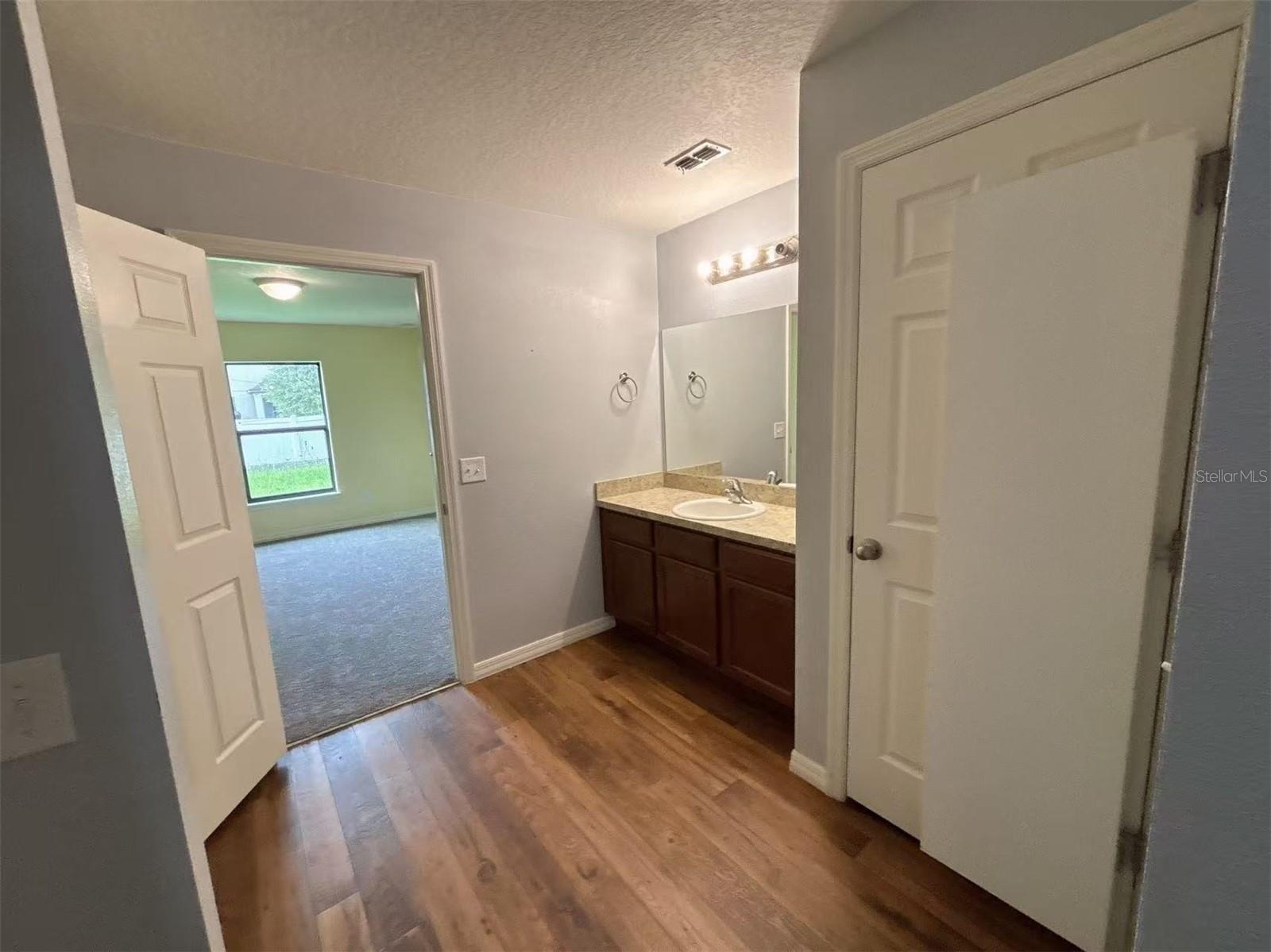 Image 24 of 47 For 1190 Woodlark Drive