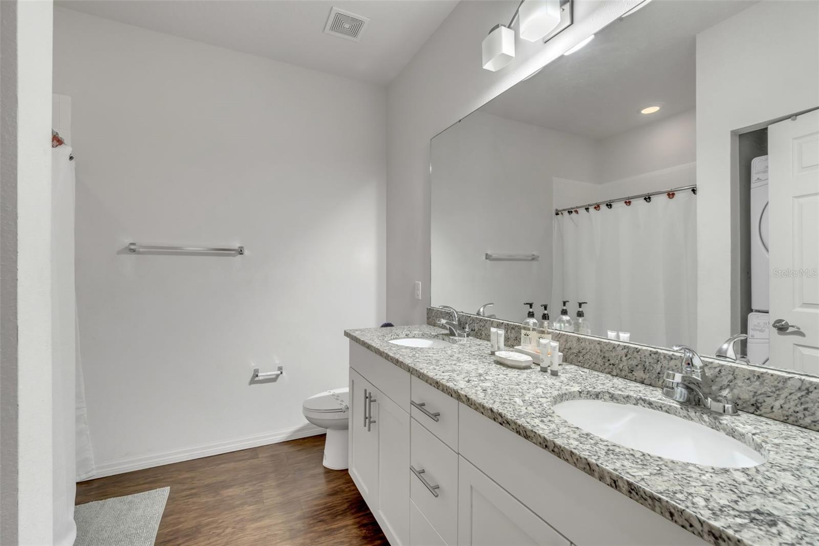 Image 17 of 22 For 3205 Gold Lane