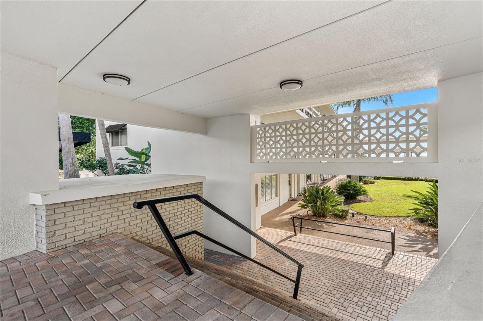 Image 33 of 34 For 1000 Orlando Avenue 31